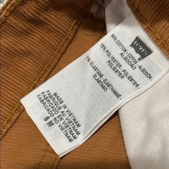 Levi's Women's Copper Demi Curve Straight Leg Corduroy Jeans - Picture 3 of 7